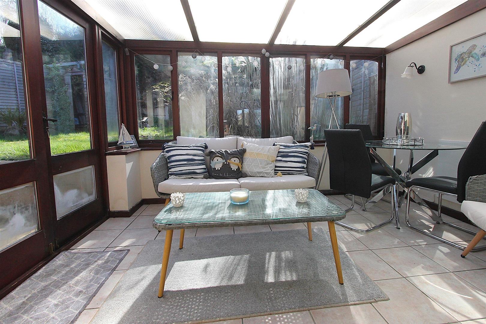 3 bed property in Broadwaters Drive, Kidderminster